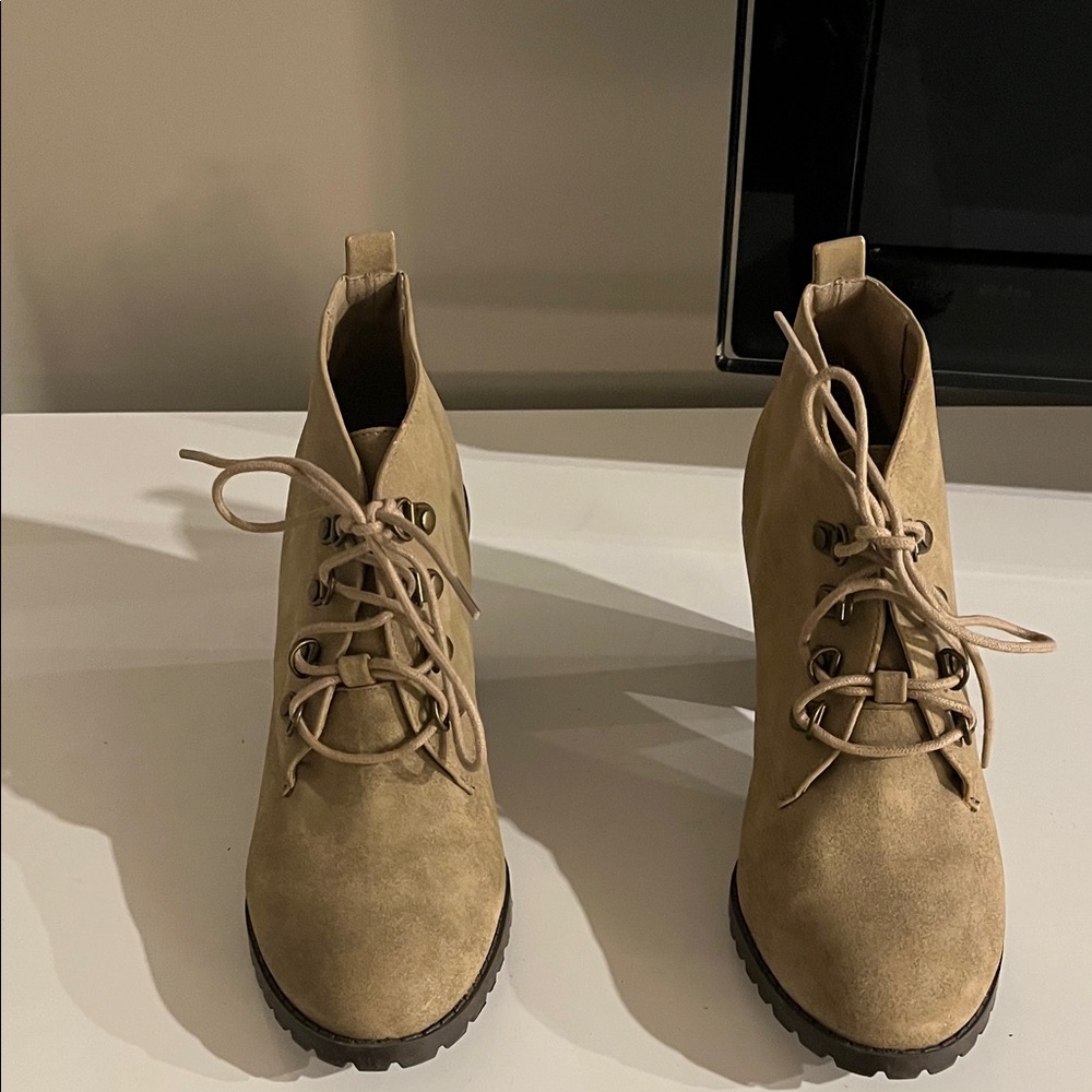 Restricted Tan Lace-Up Boots. Size 8
